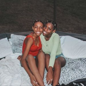 Meet your Posher, Stefanie